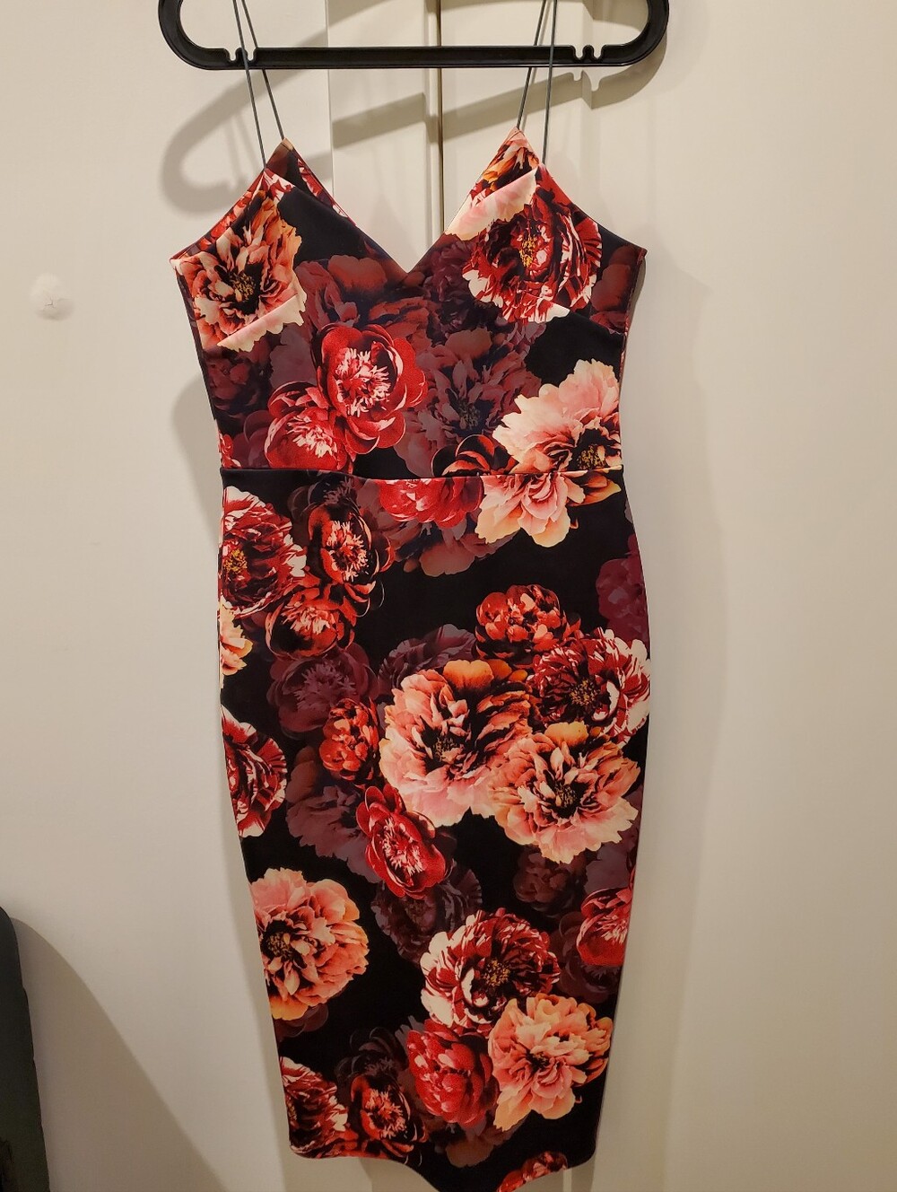 Asos-Gorgeous floral strappy dress, quality fabric with stretch sweetheart cut